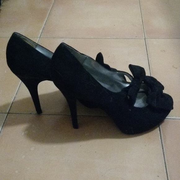 Pumps - Picture 2 of 2